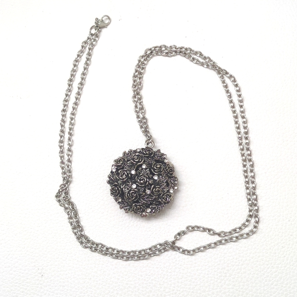 Royal Rose Crystal Bouquet Vintage Style Silver Necklace